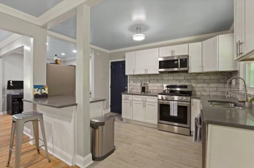 2240 Brannen Rd, Atlanta GA  30316-4120 exterior