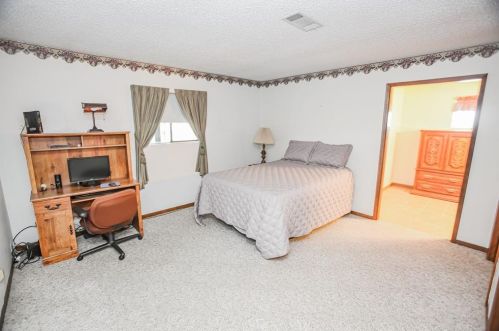 1500 Shanks Rd, Angleton TX 77515-9188 exterior