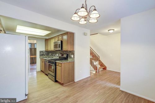 1502 Farsta Ct, Herndon VA  20190-4908 exterior