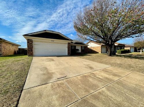 7208 Ridge Rd, Fort Worth TX  76133-7716 exterior