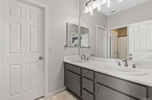 17426 Half Moon Ct, Riverside CA  92503-7055 exterior