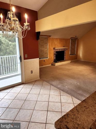 1003 Eagles Chase Dr, Trenton NJ  08648-2556 exterior