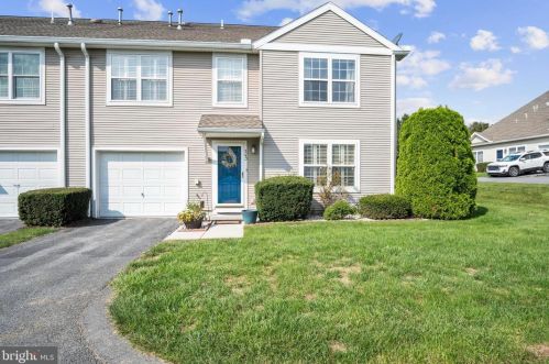 33 Courtyard Dr, Carlisle, PA 17013-1393