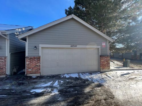 4232 Fairplay Cir, Denver CO 80014-8372 exterior
