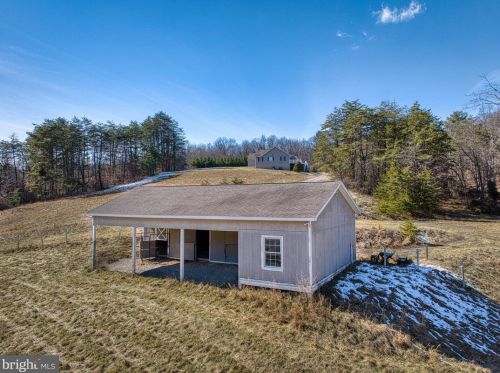 345 Journey Ln, Berkeley Springs WV exterior