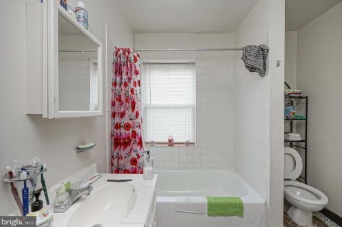 1542 15 St, Philadelphia PA 19146-4806 exterior