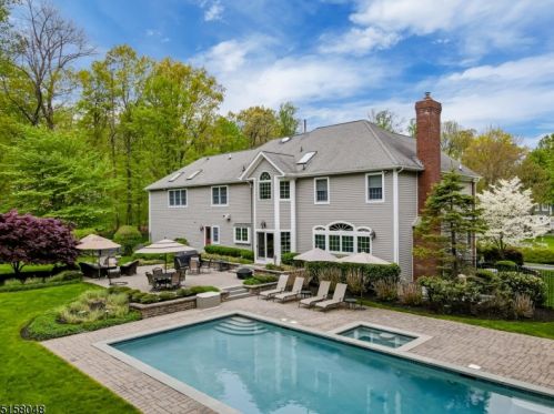 4 Black Oak Trl, Warren, NJ 07059-6777