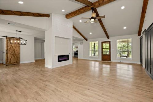 302 Brk Holw Dr, Conroe TX  77385-9107 exterior