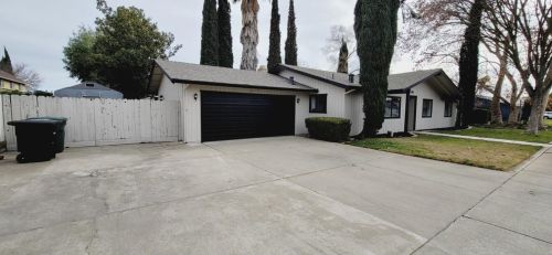 3816 Spring Oak Dr, Modesto, CA 95355-1430