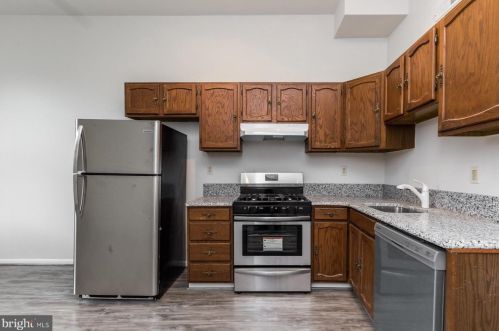 540 4th St, Philadelphia, PA 19123-2950