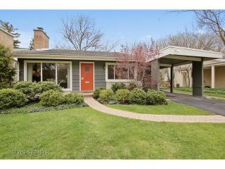 2704 Bryant Ave, Evanston, IL 60201-1610