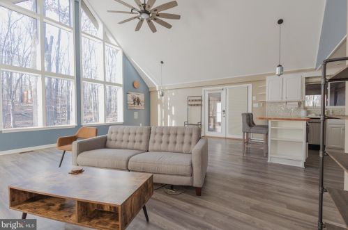 49 Pileated Woodpecker Ln, Hedgesville WV  25427-5384 exterior