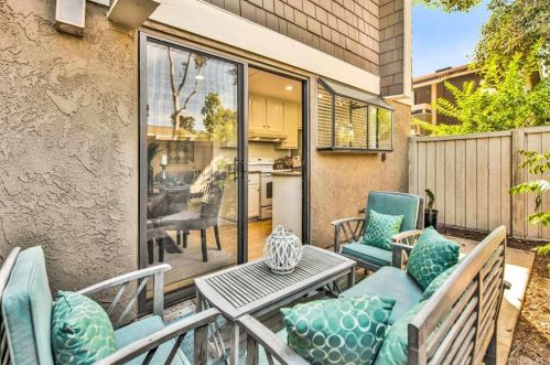 279 Streamwood, Irvine CA  92620-1944 exterior