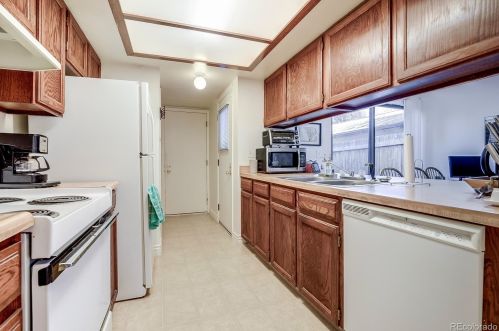 3830 Evanston St, Aurora CO 80014-3920 exterior