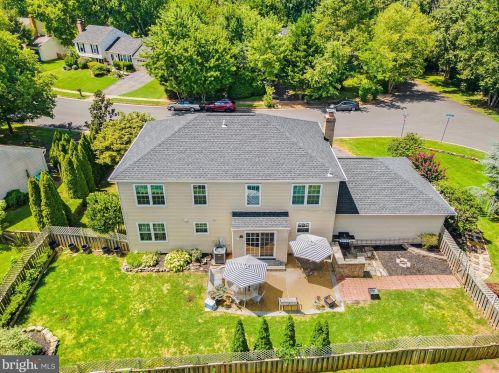 10134 Yorktown Dr, Great Falls, VA 22066-4205
