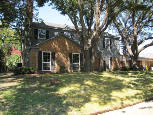 1009 Pyramid Dr, Garland, TX 75040-4238