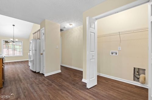 237 Oakwood Cir, Stockbridge GA  30281-6357 exterior