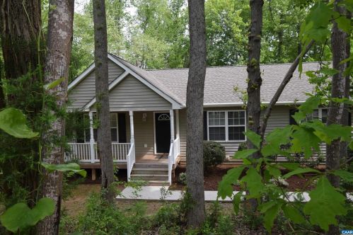 1 Chickasaw Pl, Bybee VA  22963-3163 exterior