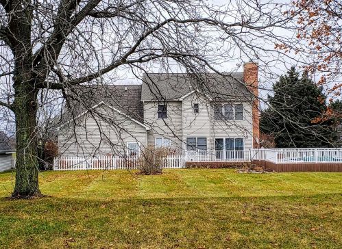 9217 Bentley Ln, Spring Grove, IL 60081-8274