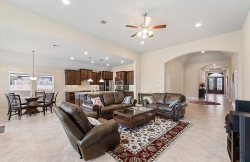 6226 Milam Branch Ln, Richmond TX 77471-6654 exterior