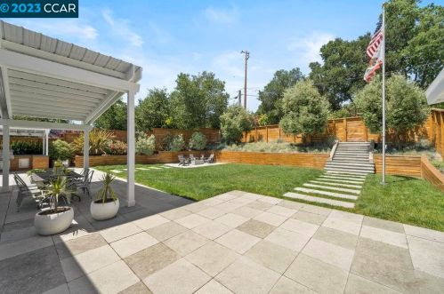 14 Hacienda Cir, Orinda, CA 94563-1713