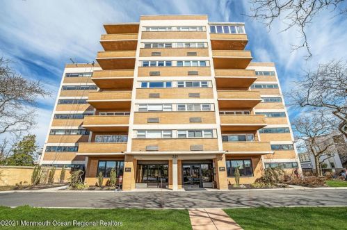 321 Sunset Ave, Tinton Falls, NJ 07712-5554