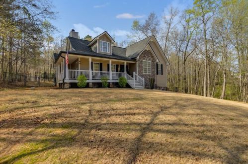200 Barrington Dr, Hiram, GA 30141-6617