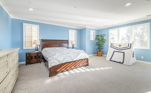 126 Long Fence, Irvine CA  92602-1807 exterior