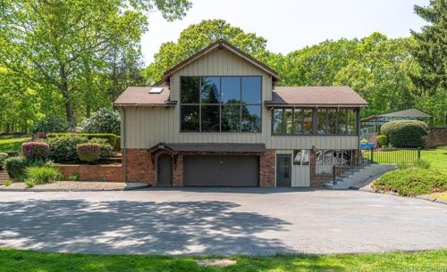 32 Dunbar Rd, Quaker Hill, CT 06375-1339