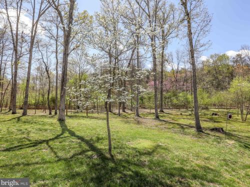342 Executive Way, Hedgesville WV  25427-5770 exterior