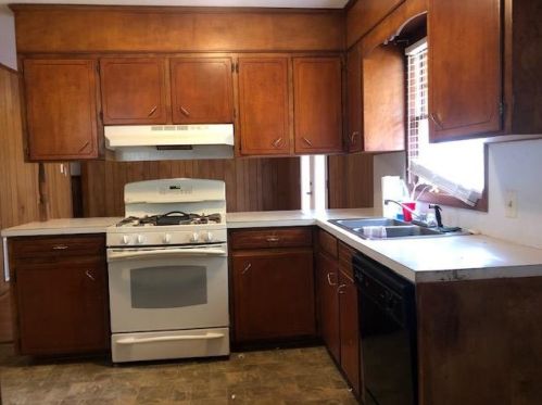 75 Furman St, Barnwell, SC 29812-2240