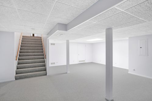 841 Tamarac Dr, Carol Stream IL  60188-4427 exterior