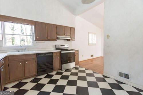 4330 Hickory Wood Ln, Atlanta GA  30360-2620 exterior