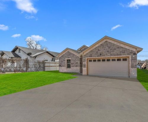 2419 27th St, Fort Worth, TX 76106-6757