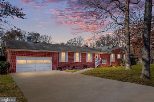104 Hardwood Ln, Fredericksburg, VA 22408-2510