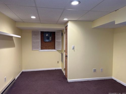 7 Meadow Ln, Middletown CT  06457-1657 exterior