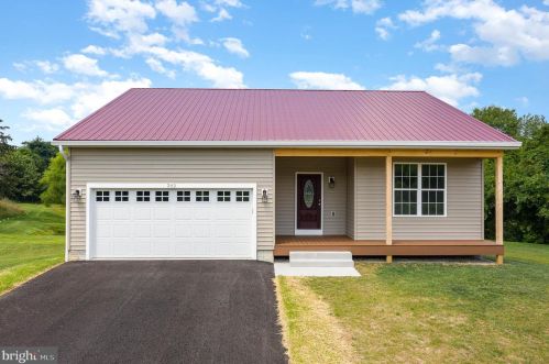 342 Black Rock Rd, Hanover, PA 17331-9359