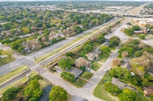 4801 Selkirk Dr, Fort Worth TX  76109-5043 exterior