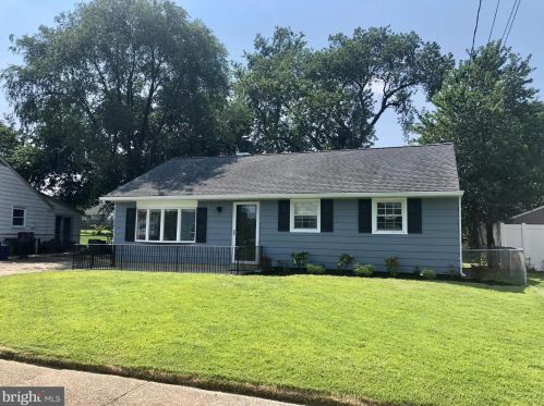 404 Flanders Rd, Gloucester, NJ 08031-3005