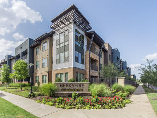 4730 Fairmount St, Dallas TX  75219-1131 exterior