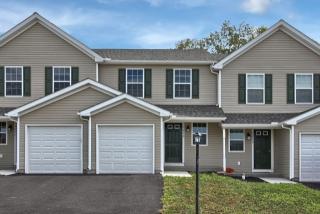 1340 Matthew Dr, York PA  17404-8605 exterior