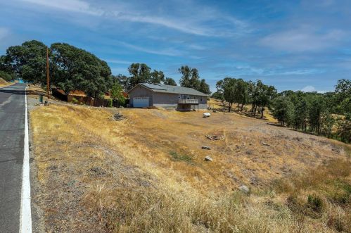 8778 Orielly St, Valley Springs, CA 95252-8711