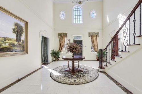 915 Marseilles Dr, Atlanta, GA 30327-4344