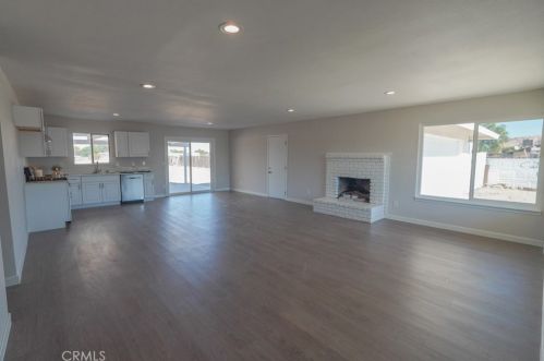 41311 156th St, Lancaster, CA 93535-7035