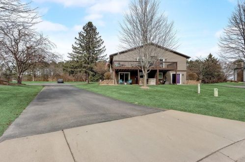 2862 Castleford Ct, Saint Paul MN  55125-3416 exterior