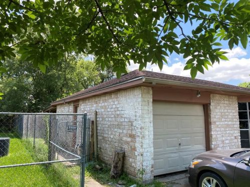 714 Hollycrest Dr, Channelview, TX 77530-3339