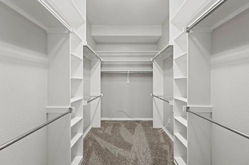 2033 Le Mans Dr, Carrollton TX 75006-4337 exterior