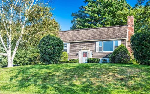3 Moebus Ter, Portsmouth, NH 03801-5245