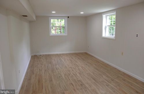 7635 Dunston St, Springfield VA  22151-2611 exterior