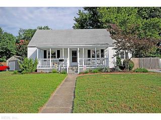 98 Wyoming Ave, Portsmouth, VA 23701-2528